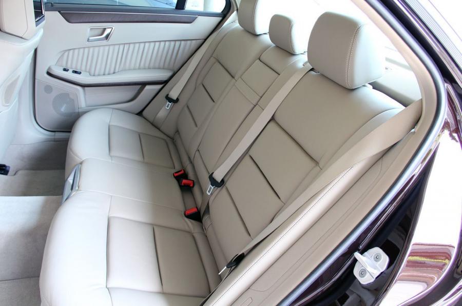  Mercedes-Benz E350 2012 года  (фото 12 из 37)